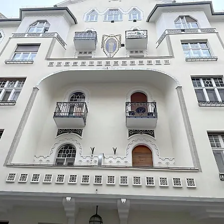 The Sgraffito Residences Apartament